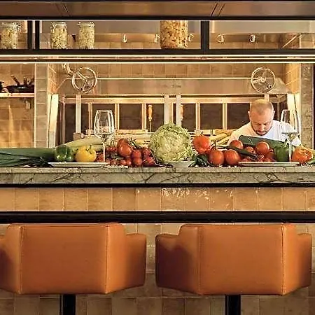 Sir - Member Of Design Hotels, Part Of Sircle Collection